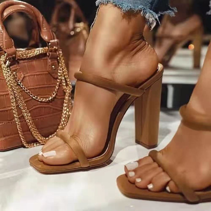 Damen nan elegante Schlüpf-Sandalette mit eckiger Zehenpartie schlanken Riemen und stabilem Blockabsatz Echo Archiv