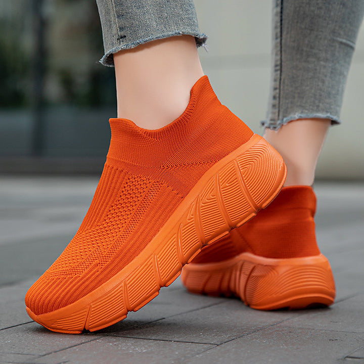Unisex nan nahtloser Strick-Überziehschuh mit skulpturierter Plateau-Laufsohle und orthopädisch geformter Fersenführung Echo Archiv