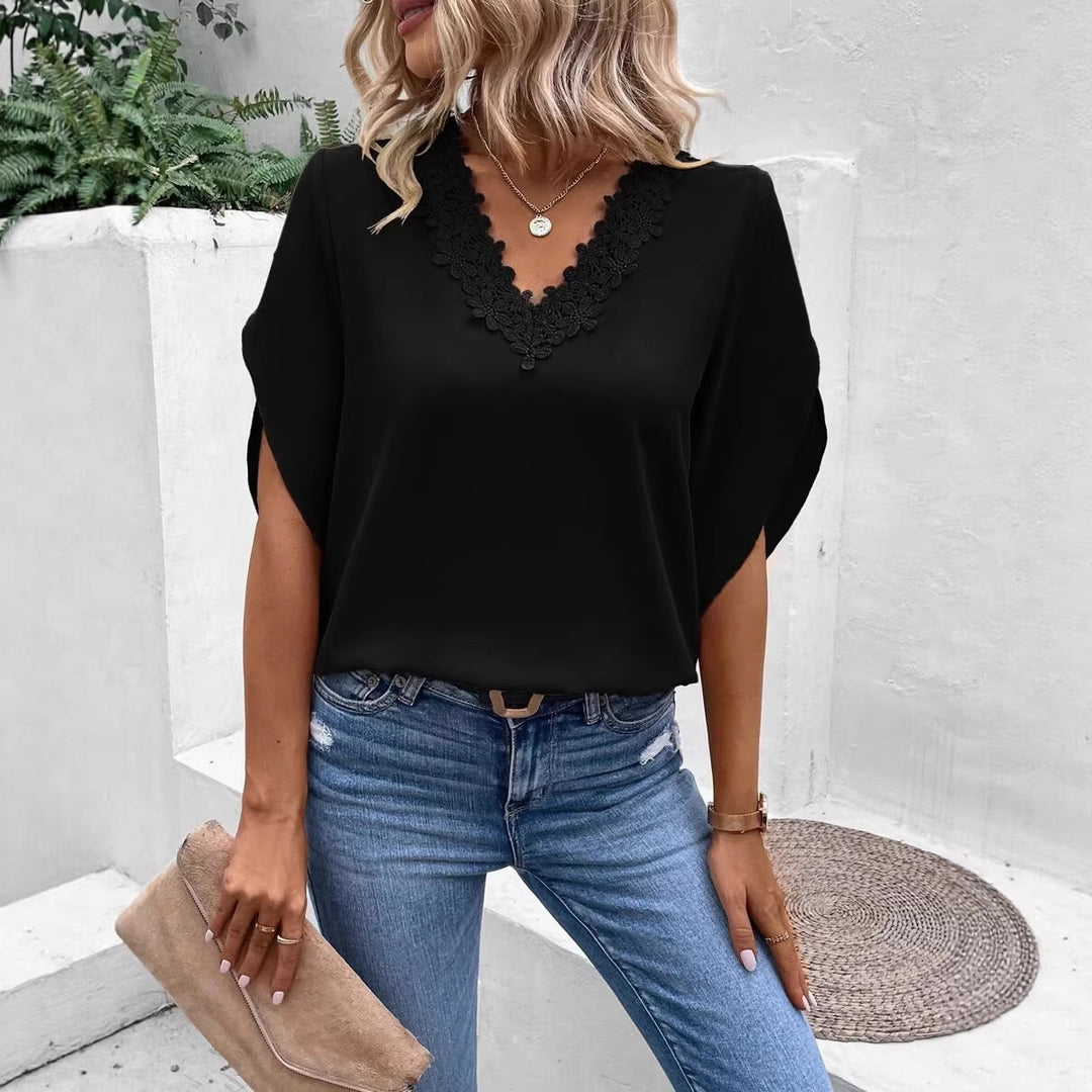 Damen Elegante V-Ausschnitt Bluse mit floraler Spitzenkante und Fledermausärmeln – Élovi