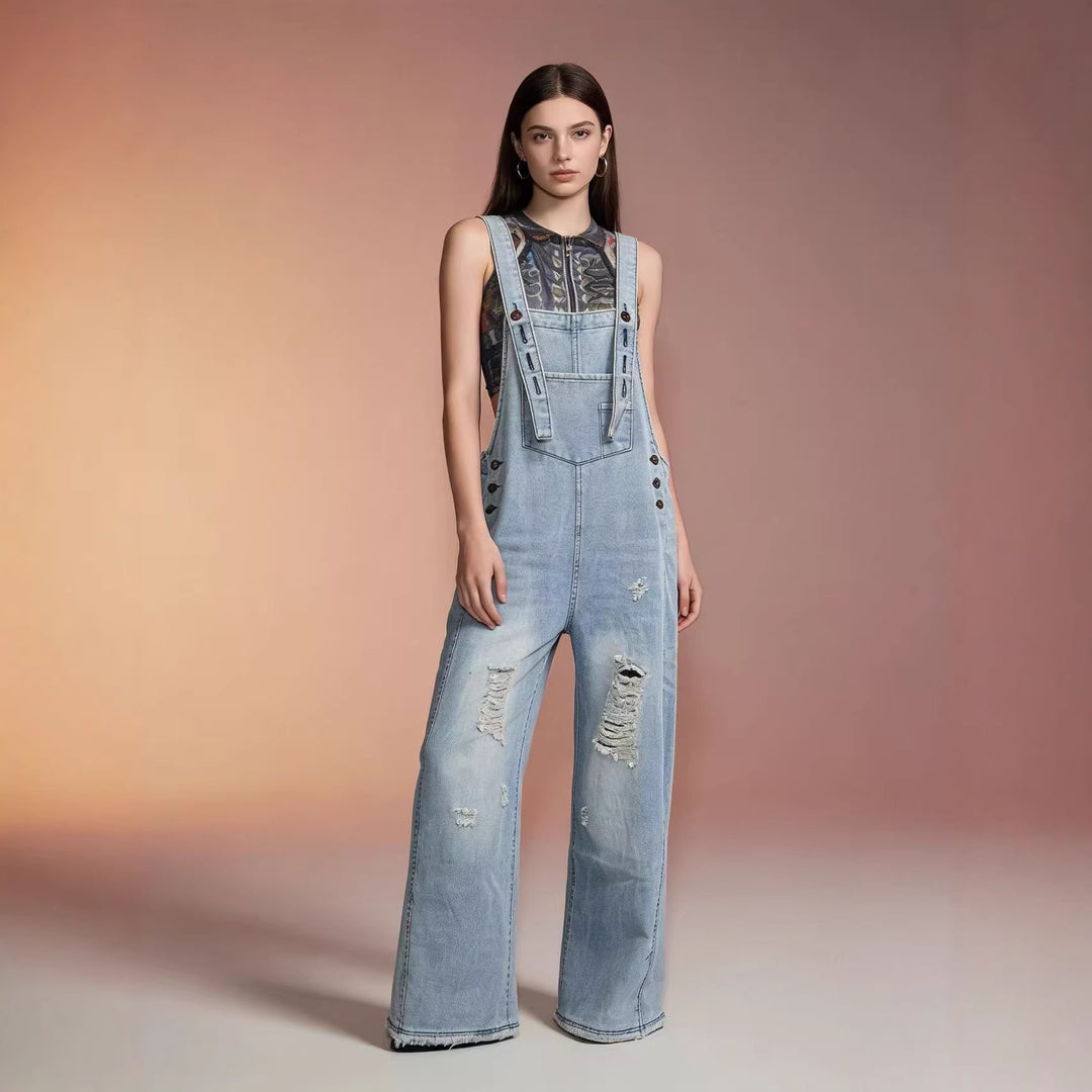 Damen nan moderne Baggy-Latzhose aus pigmentgefärbtem Stretch-Denim mit verstellbaren Trägern und sichtbaren Rissen Echo Archiv