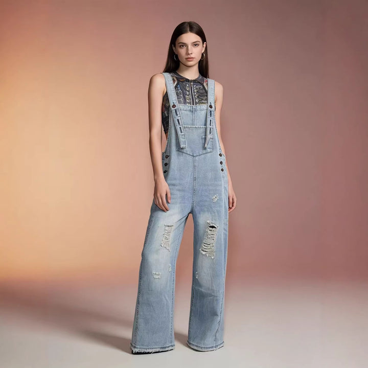 Damen nan moderne Baggy-Latzhose aus pigmentgefärbtem Stretch-Denim mit verstellbaren Trägern und sichtbaren Rissen Echo Archiv
