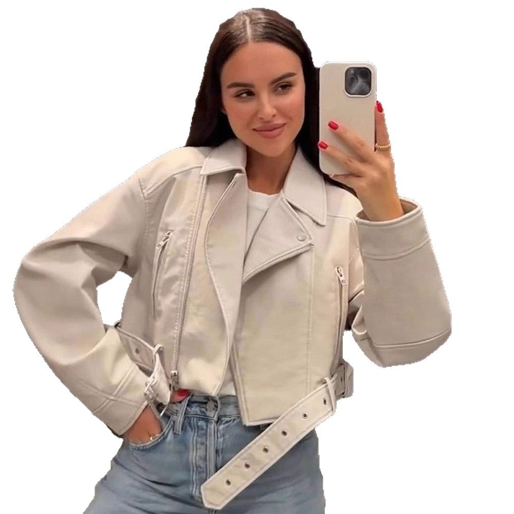 Damen Kurzgeschnittene Bikerjacke aus Kunstleder mit Taillengürtel Echoarchiv