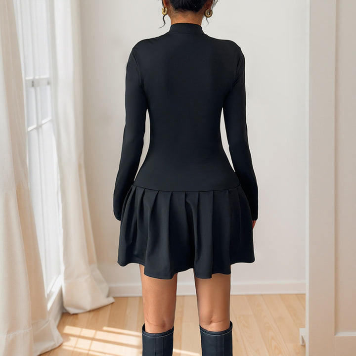 Damen Elegantes Kleid mit voluminösem Rock und kunstvollen Knöpfen Echo Archiv