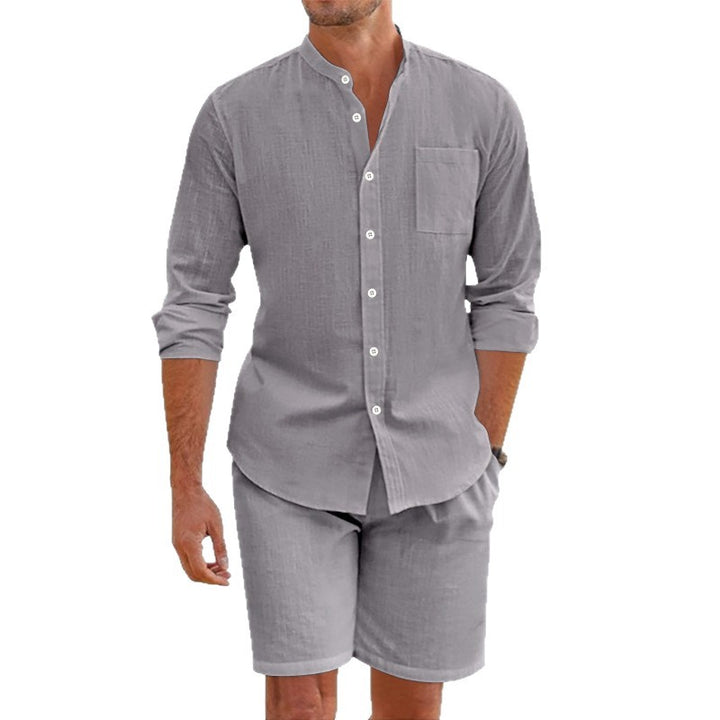 Herren stilvolles und luftiges Hemd mit langen Ärmeln und knielangen Shorts Echoarchiv