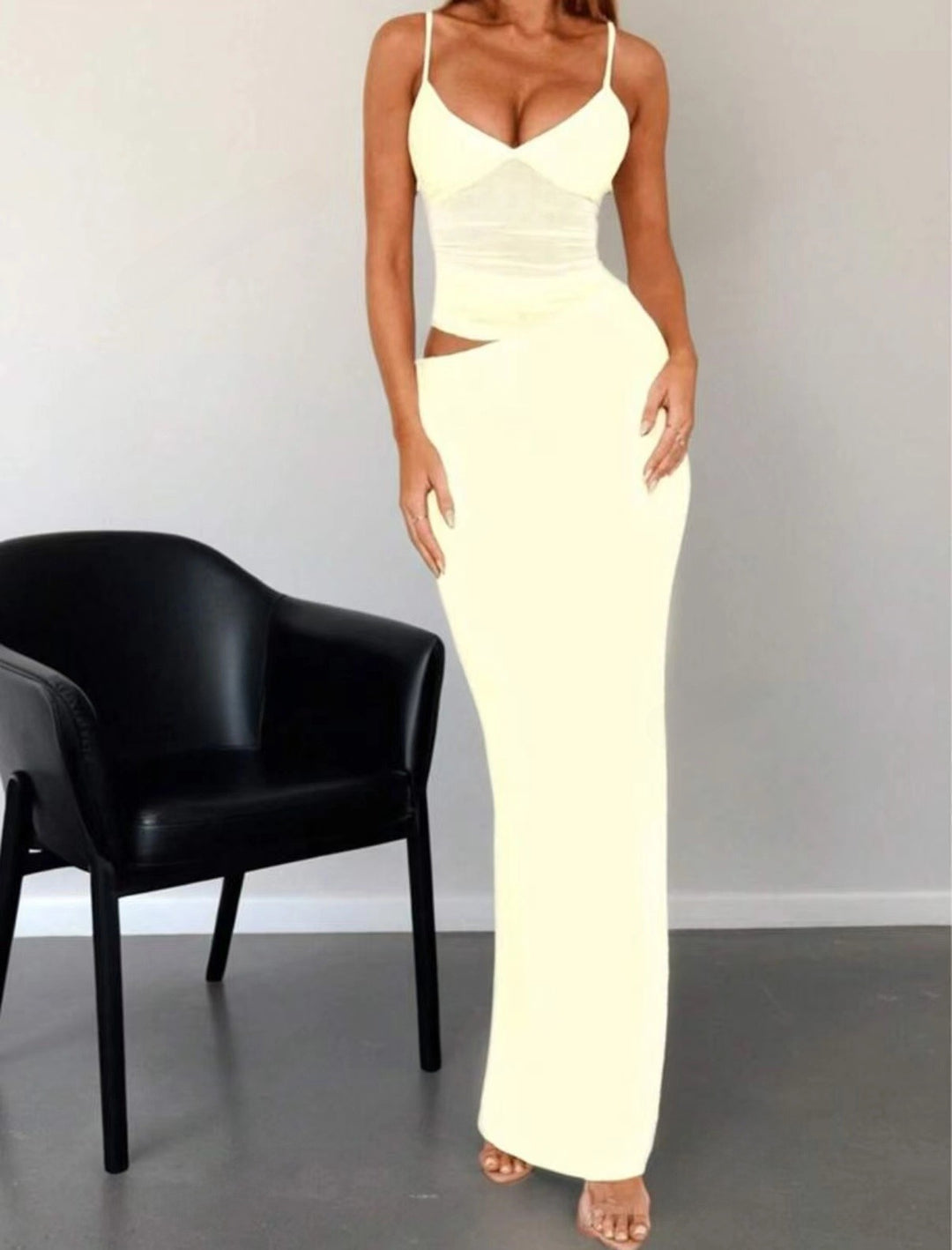 Damen Figurbetontes Abendkleid mit innovativem Wickeldesign und eleganten Trägern Echo Archiv