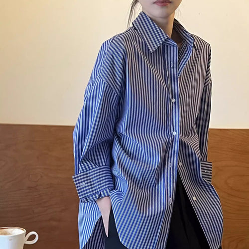 Damen Oversized Langarm Hemdbluse mit vertikalen Streifen und weiter Passform Echoarchiv