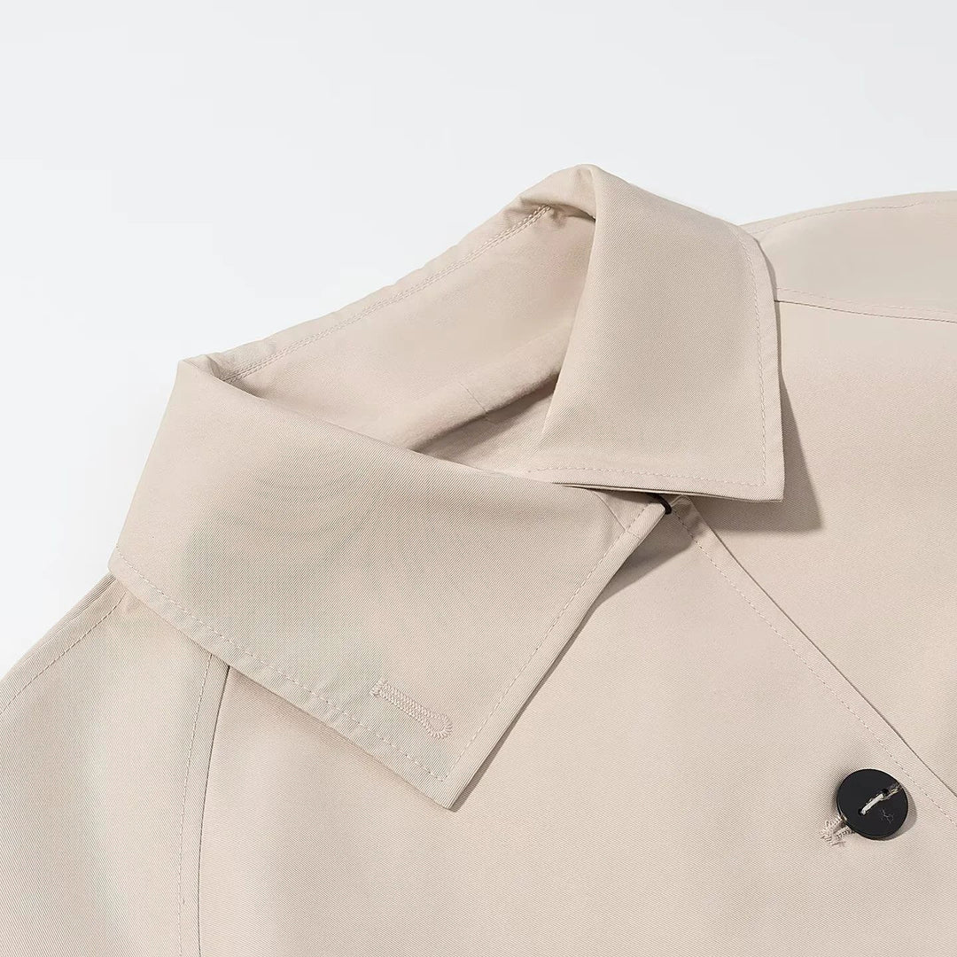 Damen kurz geschnittene wasserabweisende Cropped-Trenchjacke mit Hemdkragen und verdeckter Knopfleiste – Célinea