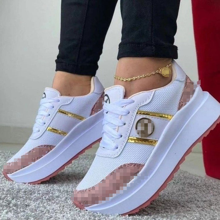 Damen  Plateau-Sneaker mit atmungsaktivem Mesh, Kunstlederbesatz und goldenen Akzentstreifen Echo Archiv