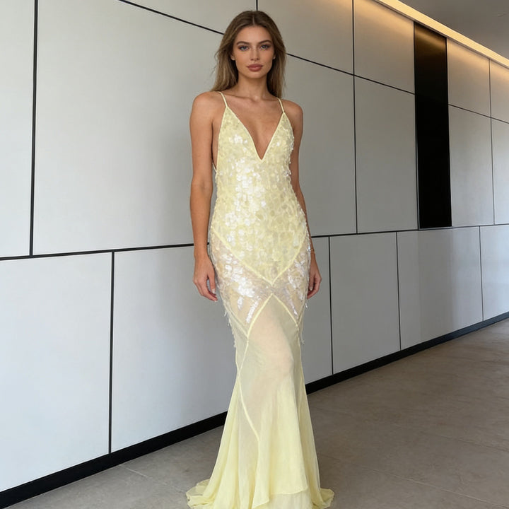 Damen Elegantes Abendkleid mit funkelnden Details und asymmetrischem Schnitt Echo Archiv