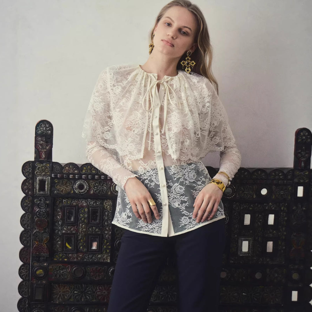 Damen Spitzenbluse mit eleganter Schleifenverzierung und transparenten Einsätzen Echo Archiv