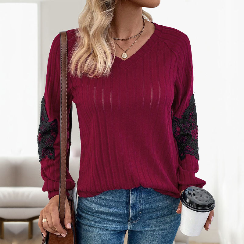 Damen Leichter Rippstrick-Pullover mit V-Ausschnitt und floraler Spitzenapplikation an den Ärmeln Echoarchiv