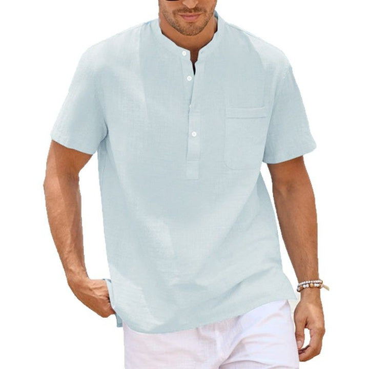 Herren Kurzarmhemd mit modernem Henley-Kragen und praktischer Brusttasche Echoarchiv