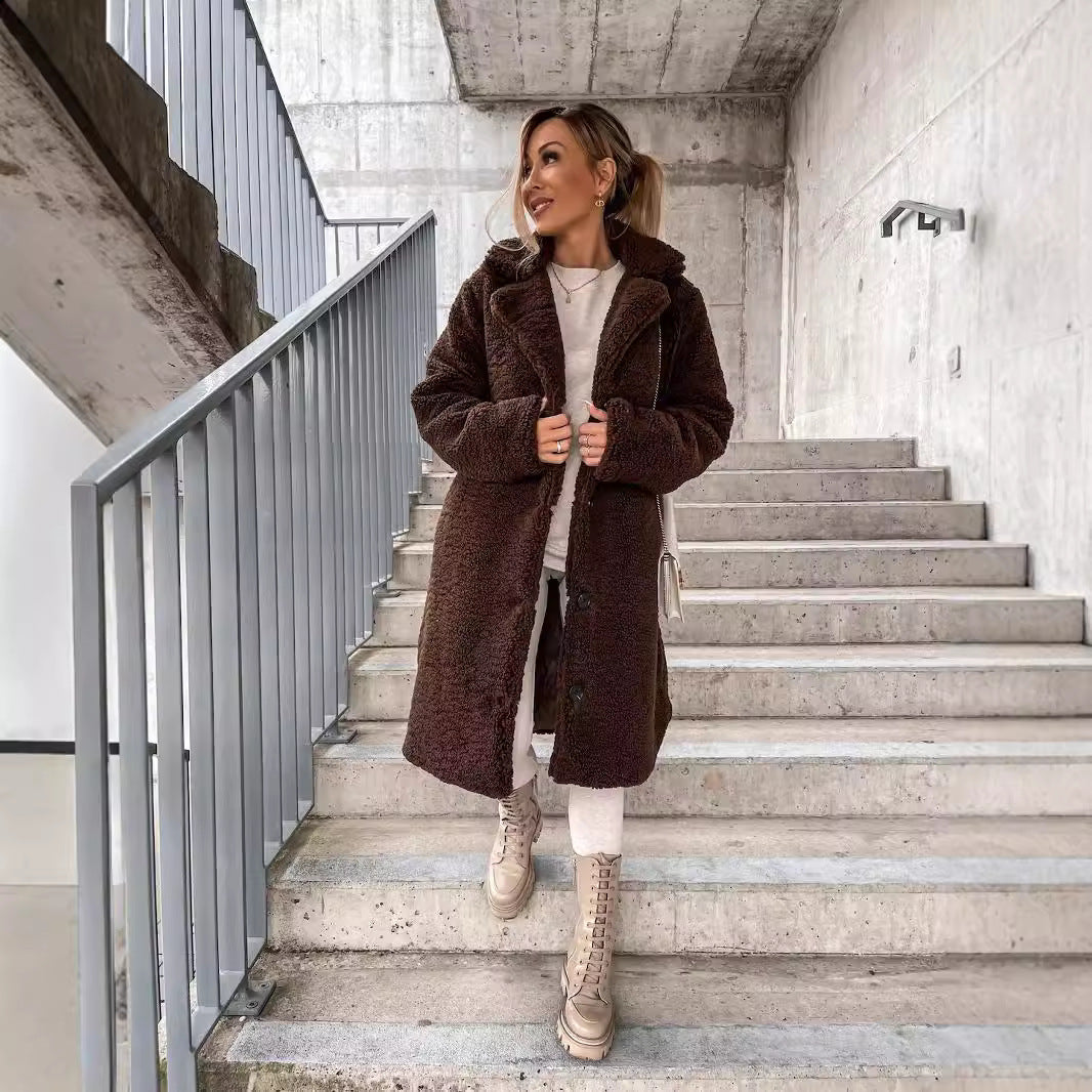 Damen Lange Teddy Faux-Shearling Knopf-Front Mantel mit Reverskragen – Montévia