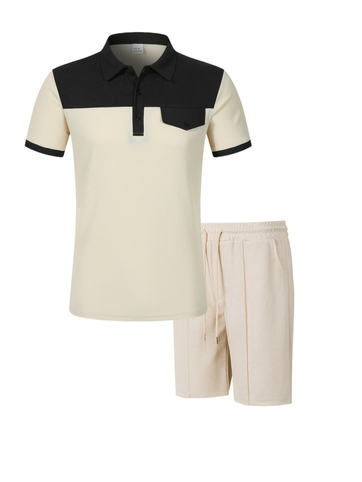 Herren modisches Kurzarm-Polo mit strukturiertem Design und Brusttasche Echoarchiv