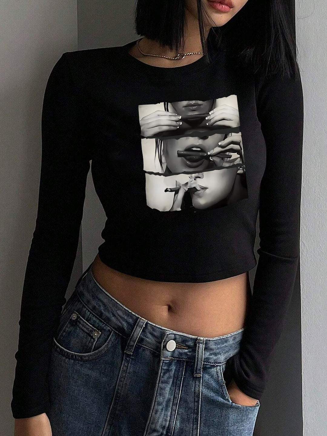 Damen figurbetontes langärmeliges Cropped-Shirt mit fotorealistischer Lippen-Collage und schmaler Passform – Avérine