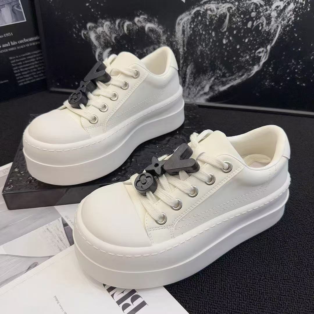 Damen Plateau Sneaker mit trendigem Design und elastischen Schnürsenkeln Echo Archiv