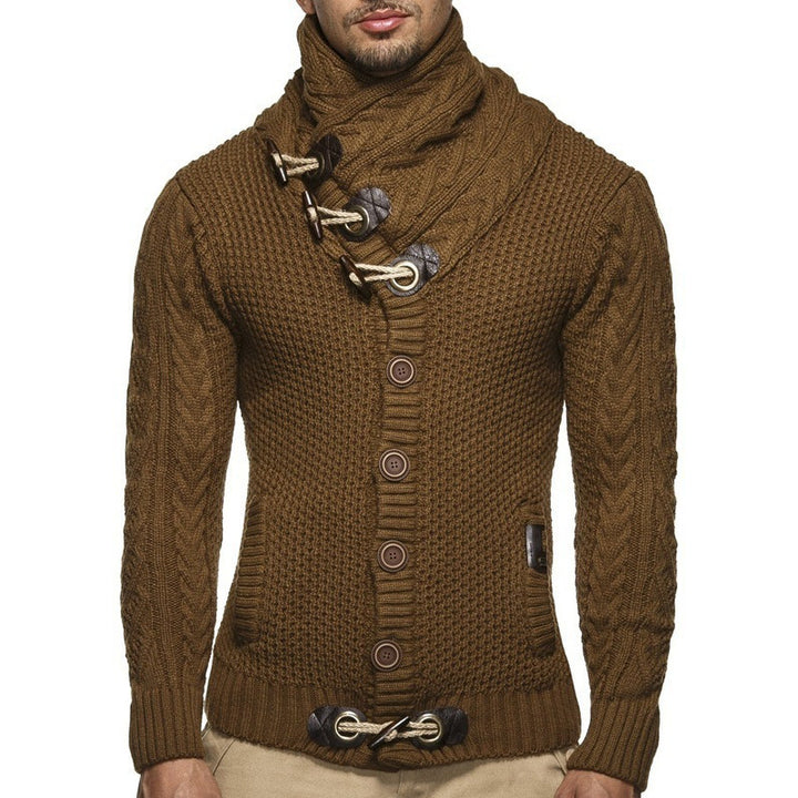 Herren Grobstrickpullover mit Schalkragen und Knopfdetail Echoarchiv