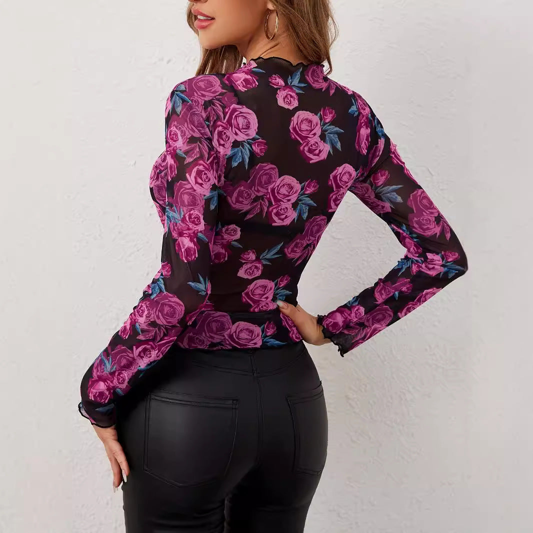 Damen nan tailliertes Mesh-Shirt mit floralen Rosenmotiven, hohem Stehkragen und welligem Saum Echo Archiv