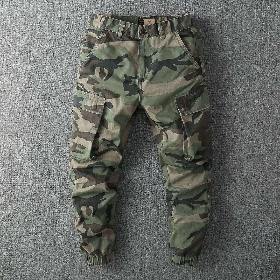 Herren Cargohose im Camouflage-Muster mit elastischen Bündchen und Multifunktionstaschen Echoarchiv