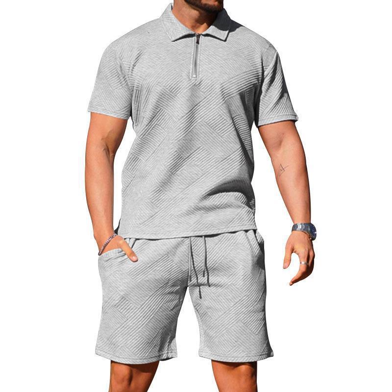 Herren sportliches Lounge-Set mit Poloshirt und Shorts im eleganten Design Echoarchiv