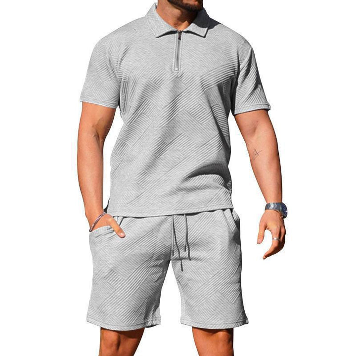 Herren sportliches Lounge-Set mit Poloshirt und Shorts im eleganten Design Echoarchiv