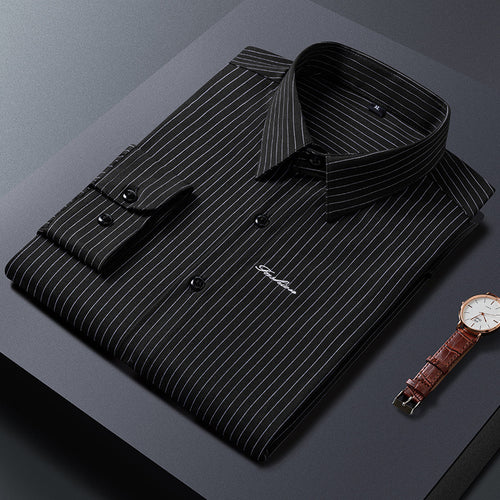 Herren Klassisches gestreiftes Business‑Hemd aus Baumwollmix mit Kentkragen und Brustlogo Echo Archiv