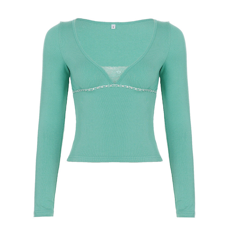 Damen Tailliertes Cropped-Longsleeve mit V‑Ausschnitt, feinem Rippstrick und Spitzen-Unterbrust Echo Archiv