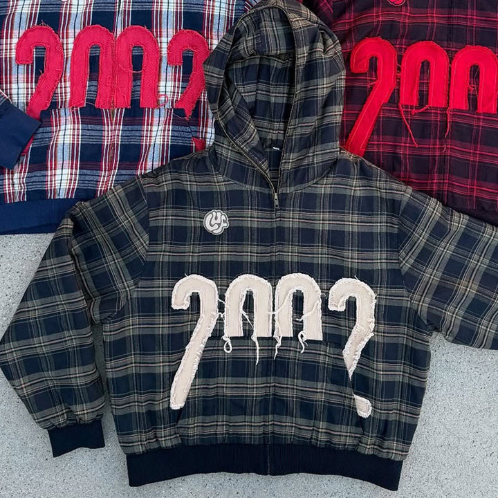 Unisex nan karierter Kapuzenpullover mit fransiger Jahreszahl-Applikation und Rippbündchen Echo Archiv