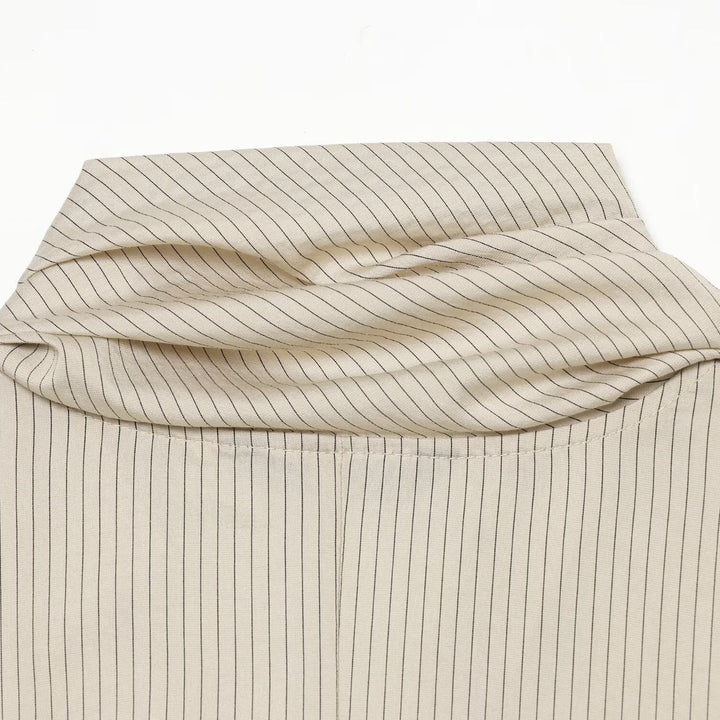 Damen Bluse mit Halstuchkragen, feinem Nadelstreifen und floraler Applikation Echoarchiv