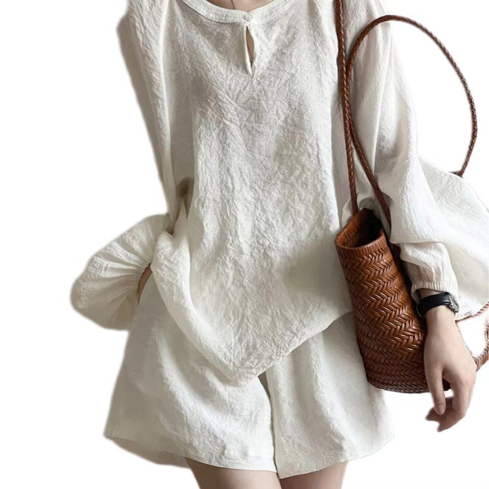 Damen Lockeres Leinen-Set mit Rundhalsausschnitt, Schlitzbluse und weiten Shorts Echoarchiv