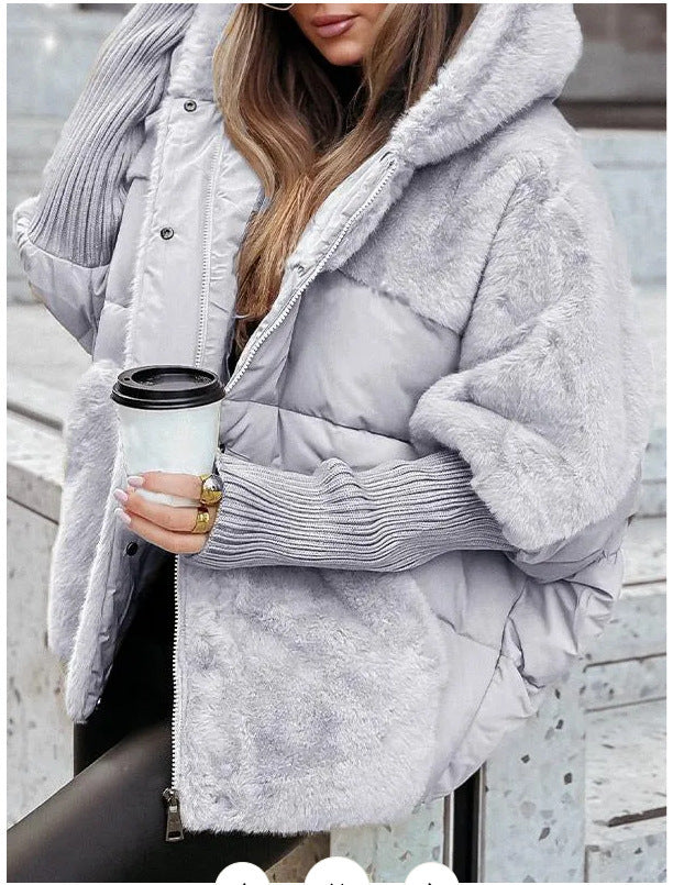 Damen nan oversized gesteppte Winterjacke mit Kunstfellpanelen, Kapuze und integrierten Rippenärmel-Details Echo Archiv