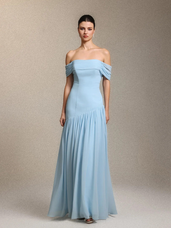 Damen Elegantes schulterfreies Maxikleid mit drapierten Details Echo Archiv
