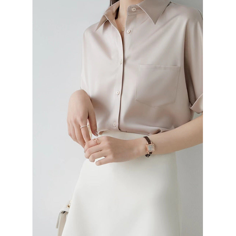 Damen Satinbluse mit modernem Kragen und eleganten Rollärmeln Echo Archiv