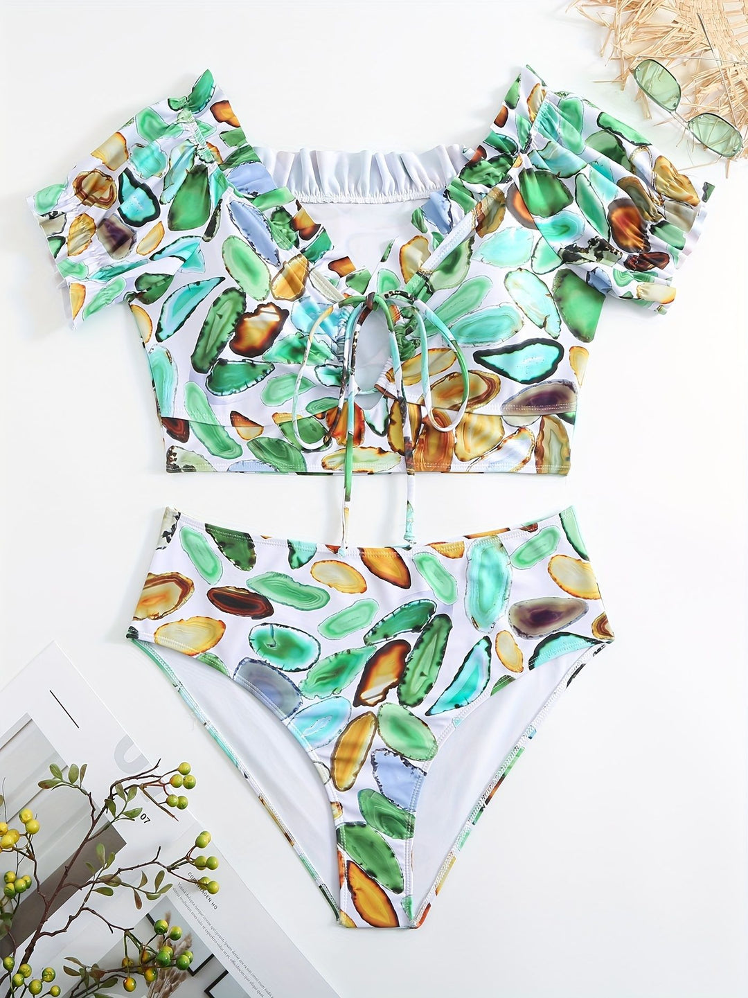 Damen Bikiniset mit raffiniertem Oberteil und hohem Beinausschnitt Echo Archiv