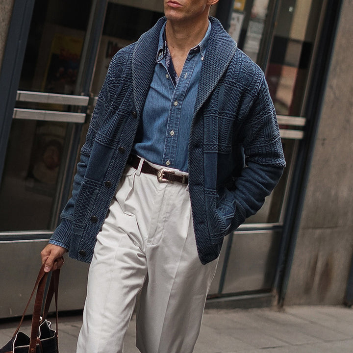 Herren Gestrickter Schalkragen-Cardigan mit Strukturstrick und aufgesetzten Taschen Echoarchiv