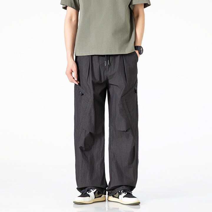 Herren Locker geschnittene Nylon-Cargohose mit Tunnelzugbund und angewinkelten Utility-Taschen Echo Archiv