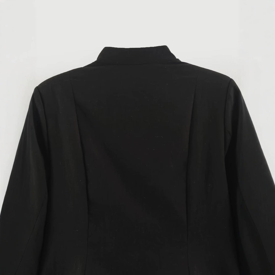 Damen Kurzjacke im Chinoiserie‑Stil mit Stehkragen und Knotenknopfverschluss Echoarchiv
