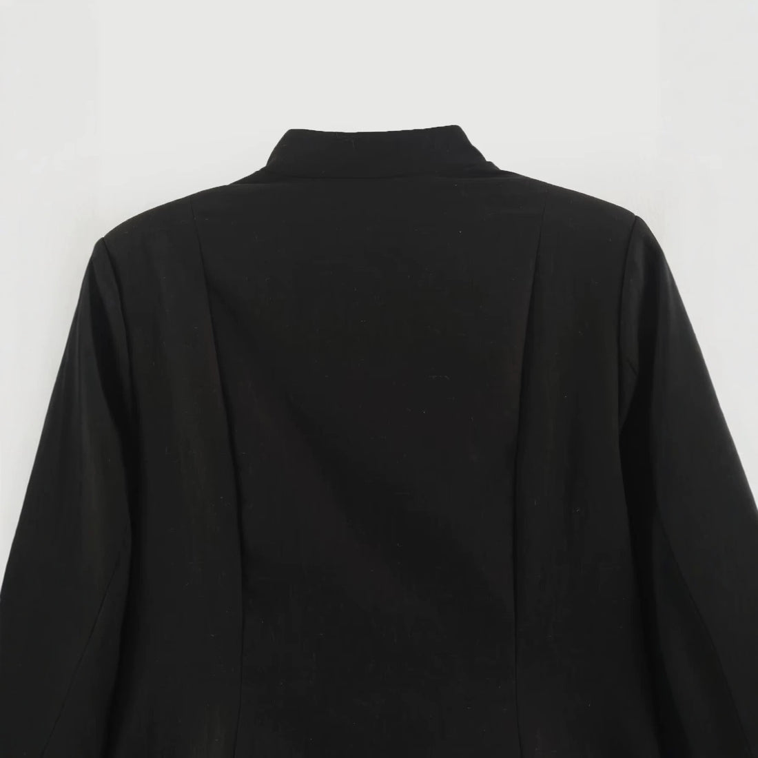 Damen Kurzjacke im Chinoiserie‑Stil mit Stehkragen und Knotenknopfverschluss Echoarchiv