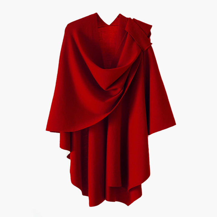 Damen Kapuzenponcho aus Feinstrick mit asymmetrischem Saum – Avérine
