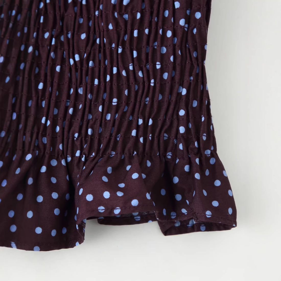 Damen Gesmoktes Polka-Dot-Blusenshirt mit Ballonärmeln Echoarchiv