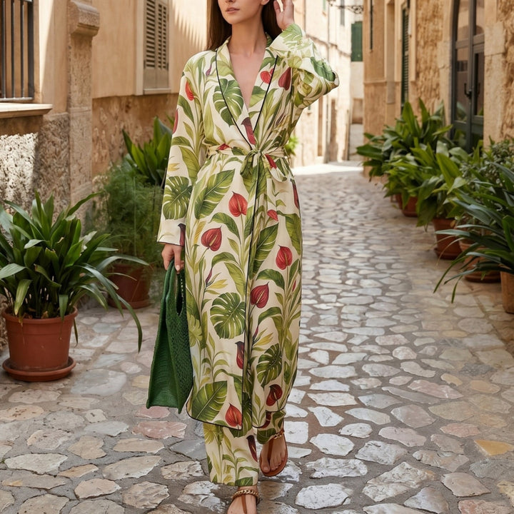 Damen Langer Kimono-Mantel mit Taillengürtel und weiter Palazzo-Hose im Tropenprint – Élanora