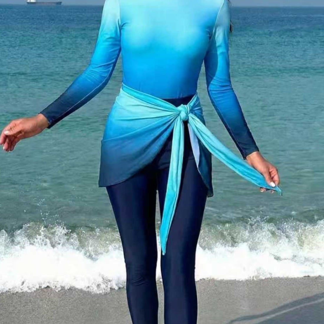 Damen Modischer Surfanzug mit eleganten Wickeldetails – Élanora