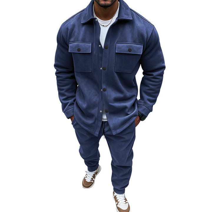 Herren nan Shirtjacke mit Pattentaschen und gerade geschnittene Chinohose Echo Archiv