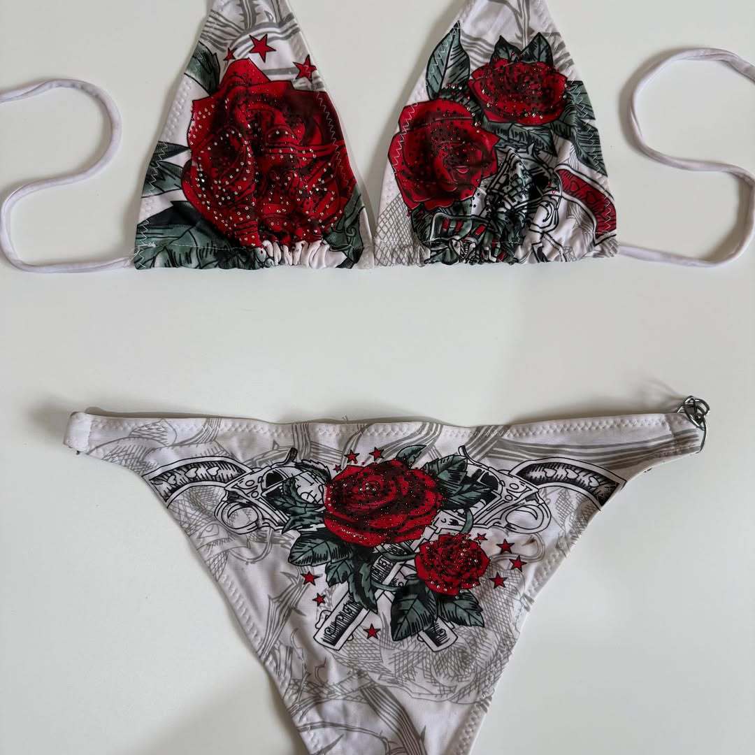 Damen Bikini-Set mit floralen Akzenten und Dekoration Echo Archiv