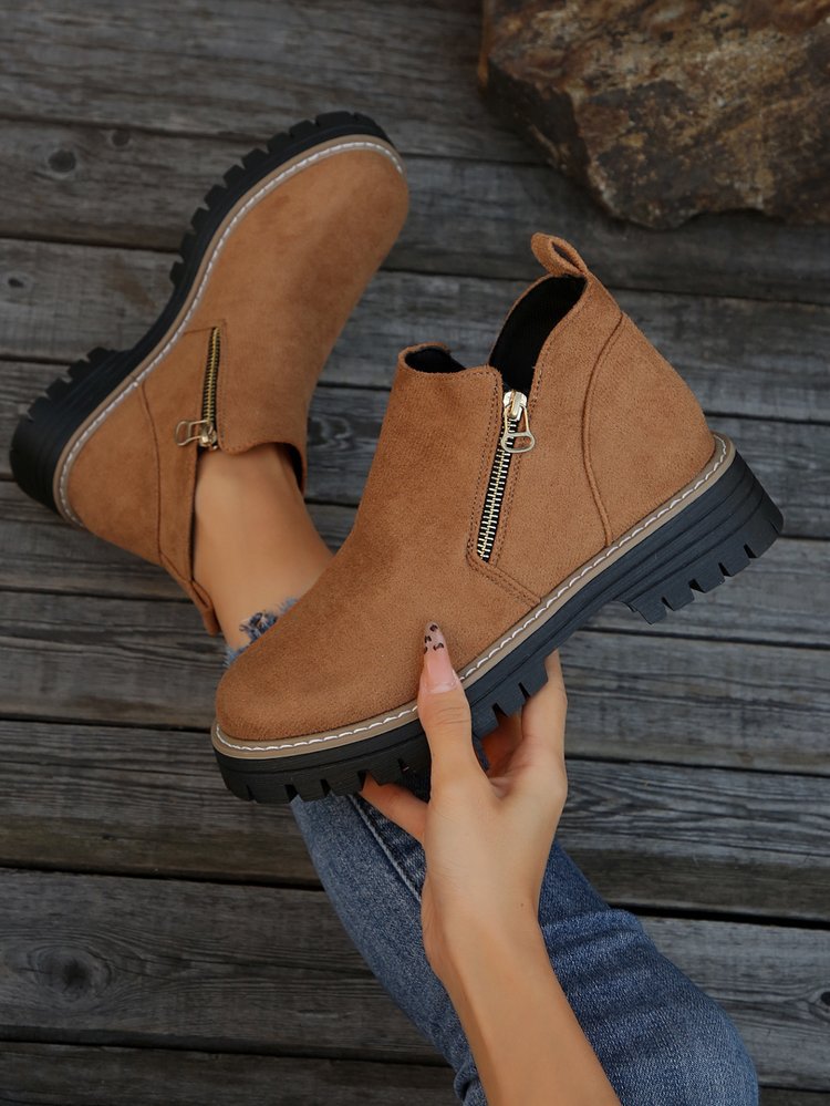 Damen Chelsea-Stiefelette mit profilierter Gummisohle und seitlichem Reißverschluss – Varelle