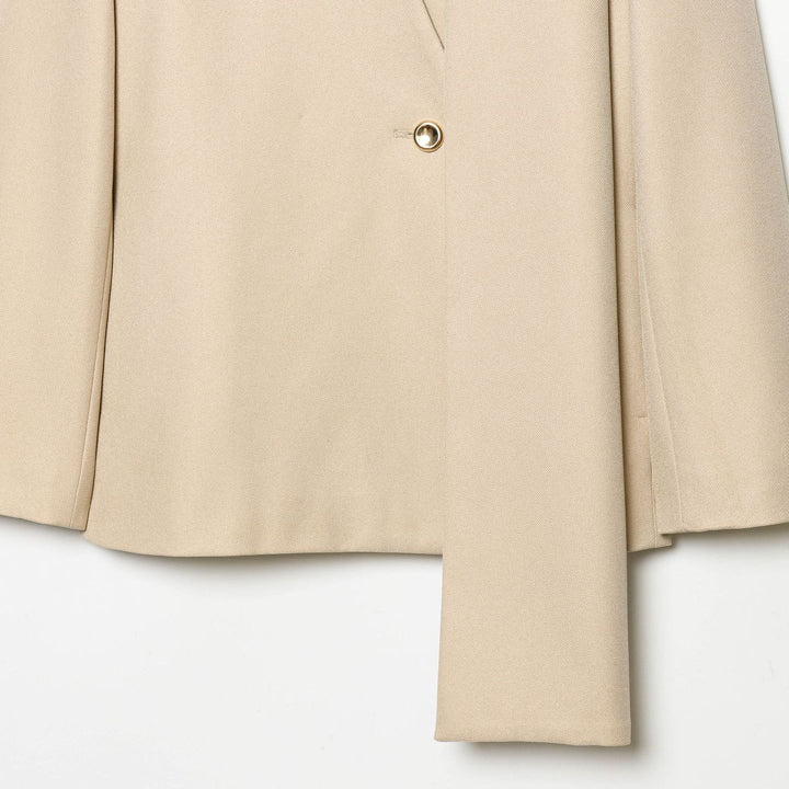Damen kastiger Mantel mit integriertem Schal, kastigem Cape-Schnitt und einreihiger Knopfleiste – Montévia