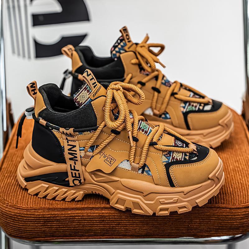 Damen Chunky-Plateau-Sneaker mit Ethno-Textil-Overlays und robuster Profilsohle Echoarchiv