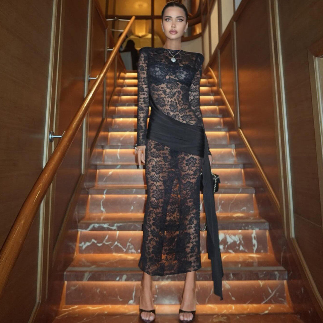 Damen Elegantes Spitzenkleid mit langem Arm und raffinierter Drapierung Echo Archiv