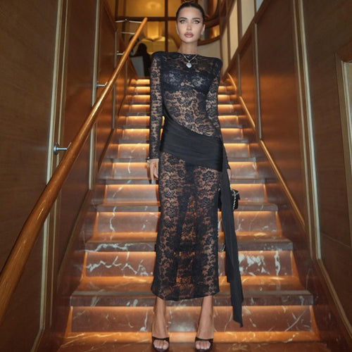 Damen Elegantes Spitzenkleid mit langem Arm und raffinierter Drapierung Echo Archiv