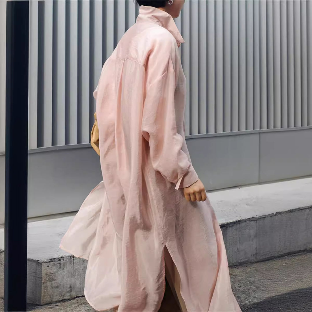 Damen Langer Satin‑Effekt Duster mit Stehkragen, Oversize‑Schnitt und tiefen Seitenschlitzen – Montévia